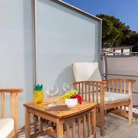 Grifeu-4 By Interhome Apartment Llanca