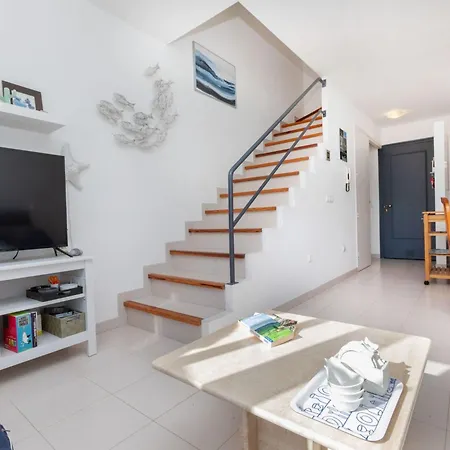 Apartment Grifeu-4 By Interhome Llanca